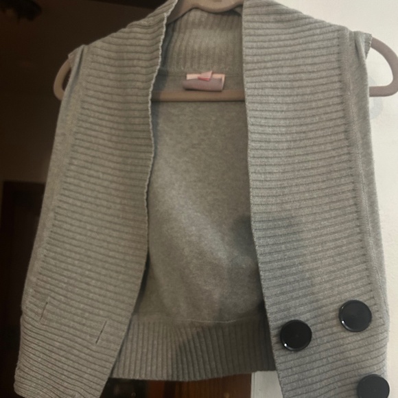 Romeo & Juliet vest - Picture 1 of 2